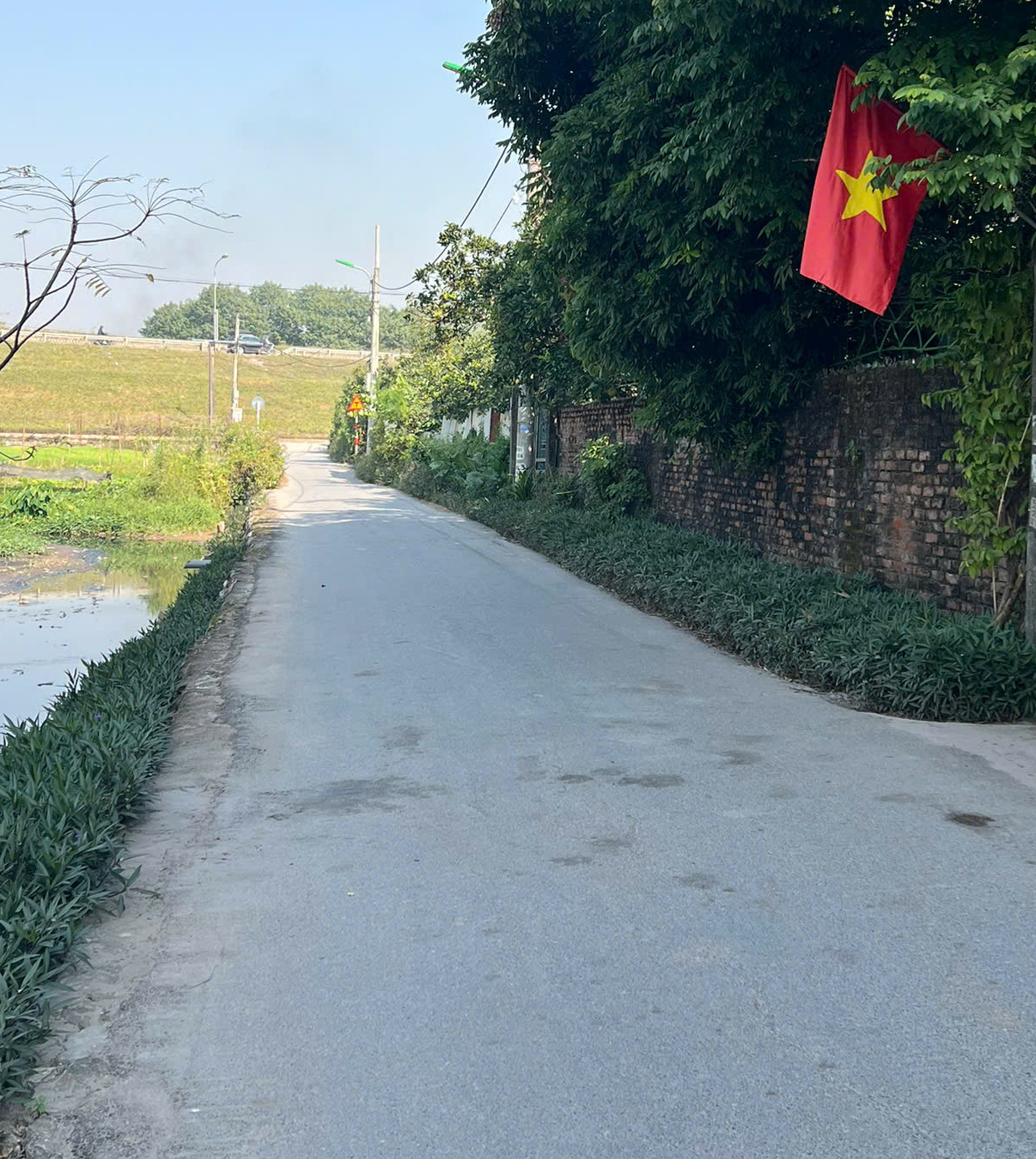 LIÊN MẠC- LÔ GÓC - THANG MÁY SỊN - ÔTÔ VÀO NHÀ- VIEW SÔNG HỒNG.